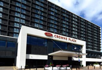 Crowne Plaza Birmingham City, an IHG Hotel allows 18 year olds to book a room