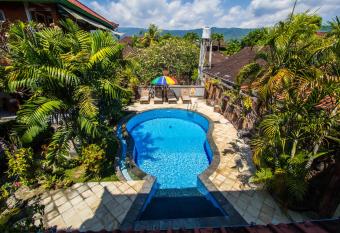 Pondok Wisata Elsa 2 has Balcony rooms