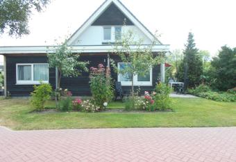 Middenpaed has Balcony rooms