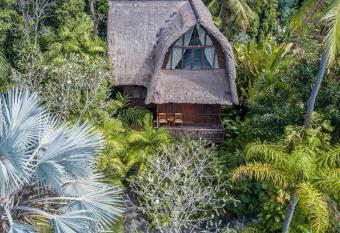 The Bali Purnati Center For The Arts has Balcony rooms