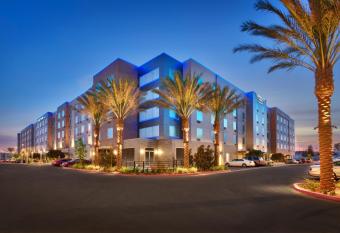 TownePlace Suites by Marriott Los Angeles LAX/Hawthorne allows 18 year olds to book a room