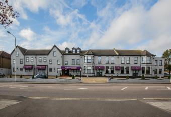 Rossmore Hotel allows 18 year olds to book a room