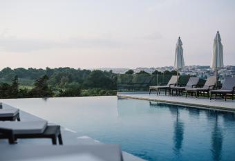 Joel Hotel allows 18 year olds to book a room