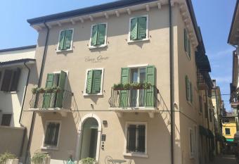 Casa Oreste has Balcony rooms