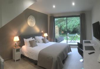 Le Parc Stanislas has Balcony rooms