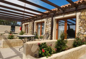 El Rancho allows 18 year olds to book a room