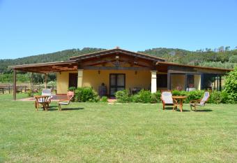 Pian di Rocca Country has Balcony rooms