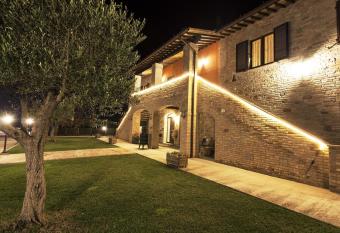 Il Casale Della Fornace allows 18 year olds to book a room