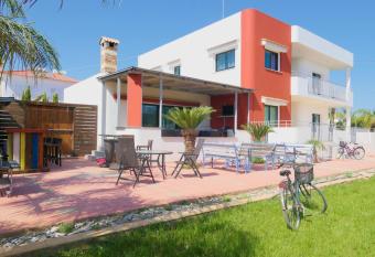 House of Nissus allows 18 year olds to book a room