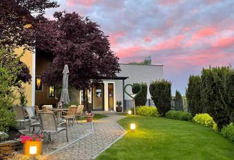 Hotel Villa Rosa has Balcony rooms