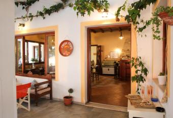 Hotel Zannet has Balcony rooms