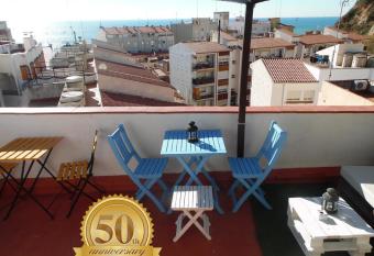 Hostal La Lluna has Balcony rooms