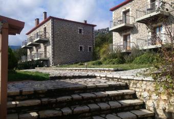 Hotel Pelasgos allows 18 year olds to book a room