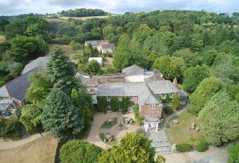 Boscundle Manor allows 18 year olds to book a room