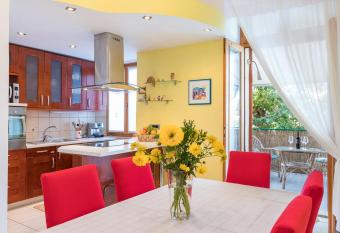 Apartman Vesna allows 18 year olds to book a room