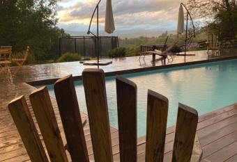 Le clos des Frasses has Balcony rooms