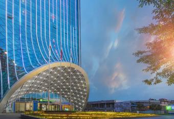 Holiday Inn Express Mianyang High-Tech Zone, an IHG Hotel allows 18 year olds to book a room