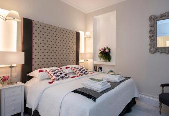 Merchant Liston Suite allows 18 year olds to book a room