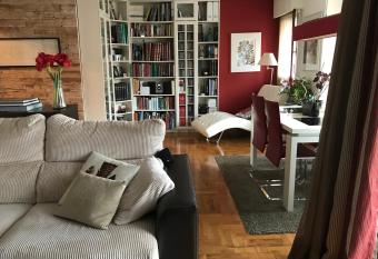 Casa Castelao, parking gratuito allows 18 year olds to book a room