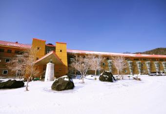 Chuzenji Kanaya Hotel has Balcony rooms