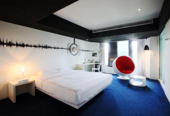 Hotel Papa Whale-Kaohsiung Formosa Boulevard has Balcony rooms