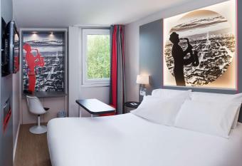 Best Western Paris Saint Quentin allows 18 year olds to book a room