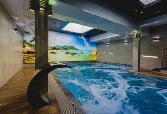 Avena has Balcony rooms