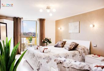 B&B Porta San Paolo has Balcony rooms