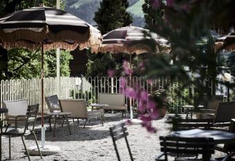 Hotel Jarolim allows 18 year olds to book a room