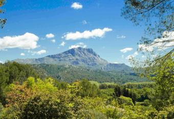 ibis budget Aix en Provence allows 18 year olds to book a room