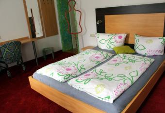 Donau Pension has Balcony rooms