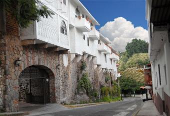 Hotel Ilebal Cuernavaca Centro has Balcony rooms