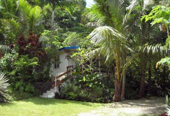 Coral Motel & Apartments has Balcony rooms