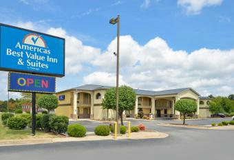 Americas Best Value Inn & Suites University Ave has Smoking rooms