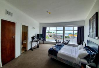 Putaruru Hotel allows 18 year olds to book a room