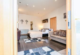 OYO The Old Mill allows 18 year olds to book a room