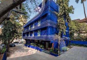 Hotel Kemps Corner allows 18 year olds to book a room