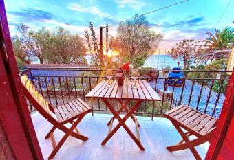 Hermes Hotel has Balcony rooms