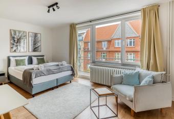 limehome Kassel Motzstra  e allows 18 year olds to book a room