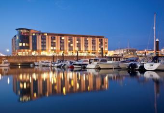Radisson Blu Waterfront Hotel, Jersey allows 18 year olds to book a room