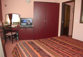 Family Hotel Familia has Balcony rooms