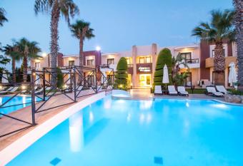 Stavros Melathron Studios allows 18 year olds to book a room