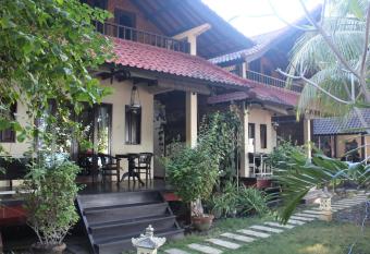 Bali Villa coral has Balcony rooms