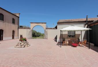 B&B Nuraximannu allows 18 year olds to book a room