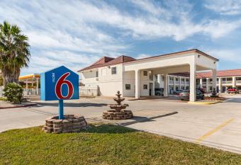 Motel 6 San Marcos, Tx - North allows 18 year olds to book a room