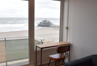 Residentie Les Algues 8ste verdieping has Balcony rooms