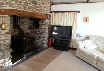 Horseshoe Pass Holiday Lets has Balcony rooms