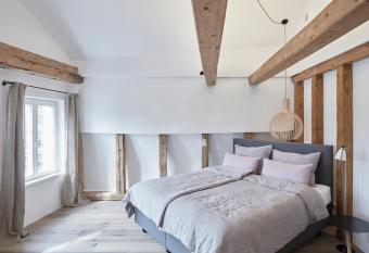 Faktorei has Balcony rooms