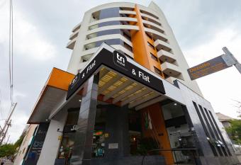 Tri Hotel & Flat Caxias allows 18 year olds to book a room