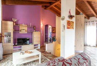 Attico con vista collinare has Balcony rooms